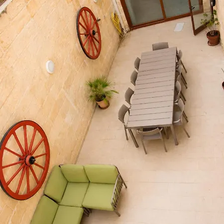 Séjour chez l'habitant Cozy Family With Pool & Vineyard Views In