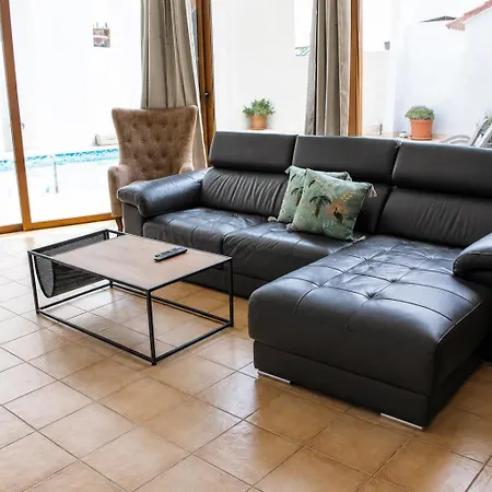 Séjour chez l'habitant Cozy Family With Pool & Vineyard Views In Marsaxlokk