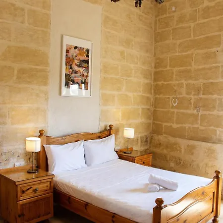 Séjour chez l'habitant Cozy Family With Pool & Vineyard Views In *