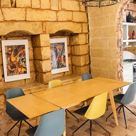 Séjour chez l'habitant Cozy Family With Pool & Vineyard Views In