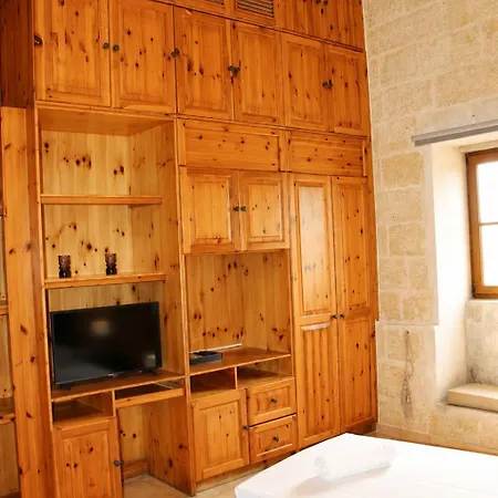 Séjour chez l'habitant Cozy Family With Pool & Vineyard Views In *