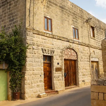 Séjour chez l'habitant Cozy Family With Pool & Vineyard Views In Marsaxlokk