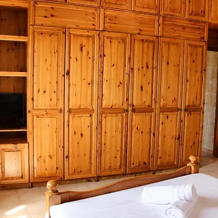 Cozy Family With Pool & Vineyard Views In * Marsaxlokk