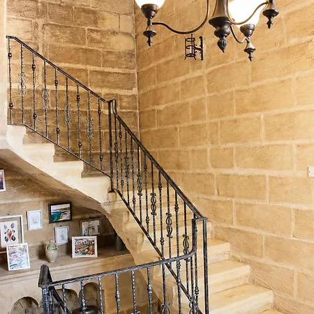 Cozy Family With Pool & Vineyard Views In Marsaxlokk