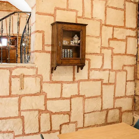 Séjour chez l'habitant Cozy Family With Pool & Vineyard Views In *